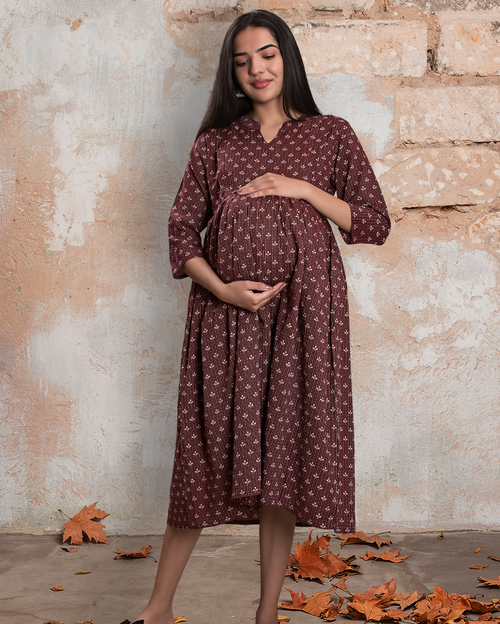Cuchikoo by Laali Maroon Buti Katha Nursing Dress