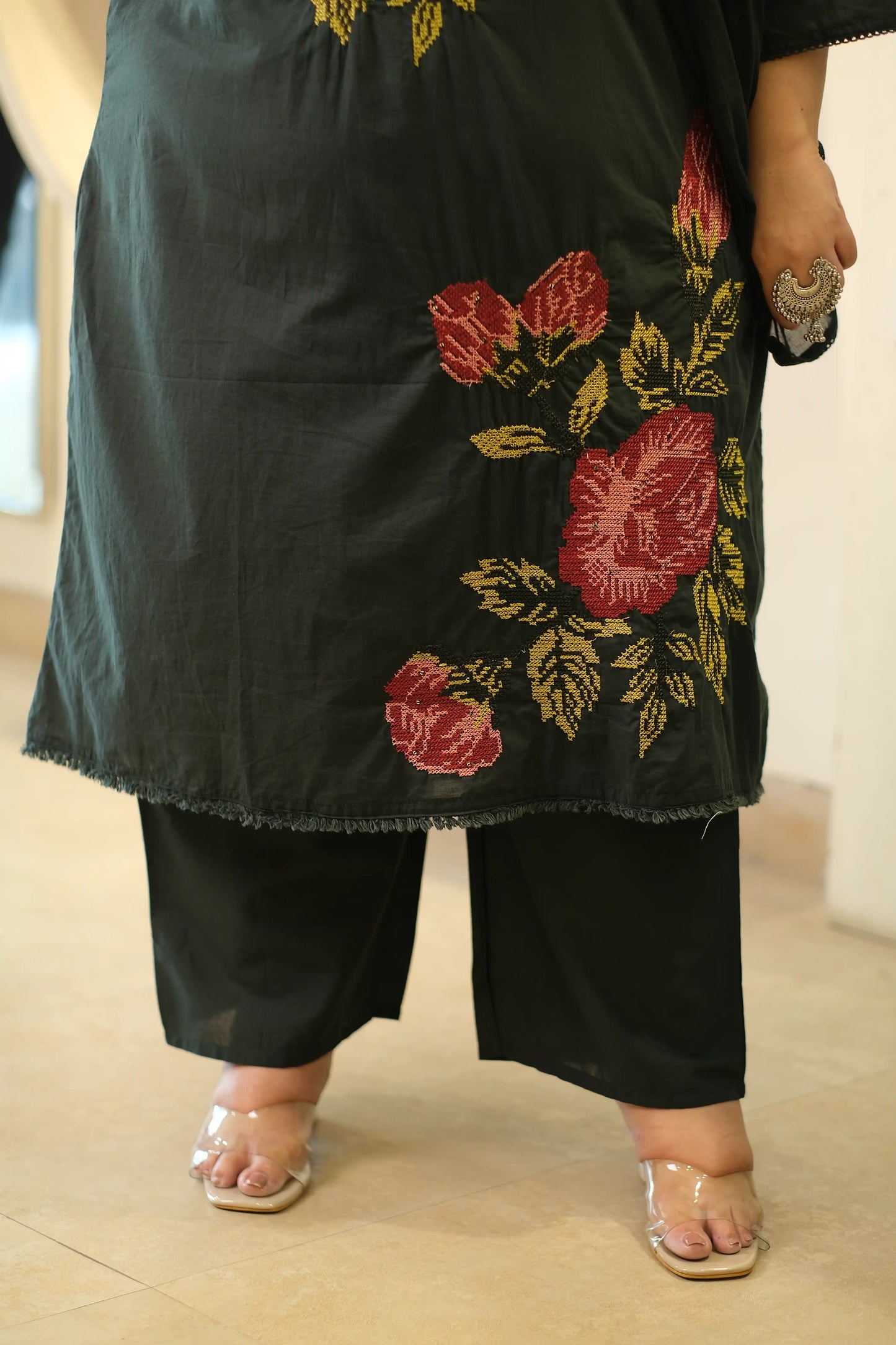 Green Rose Embroidered Plus Size Cotton Suit Set